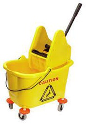 [L-00013] Cubeta Con Exprimidor Genérica